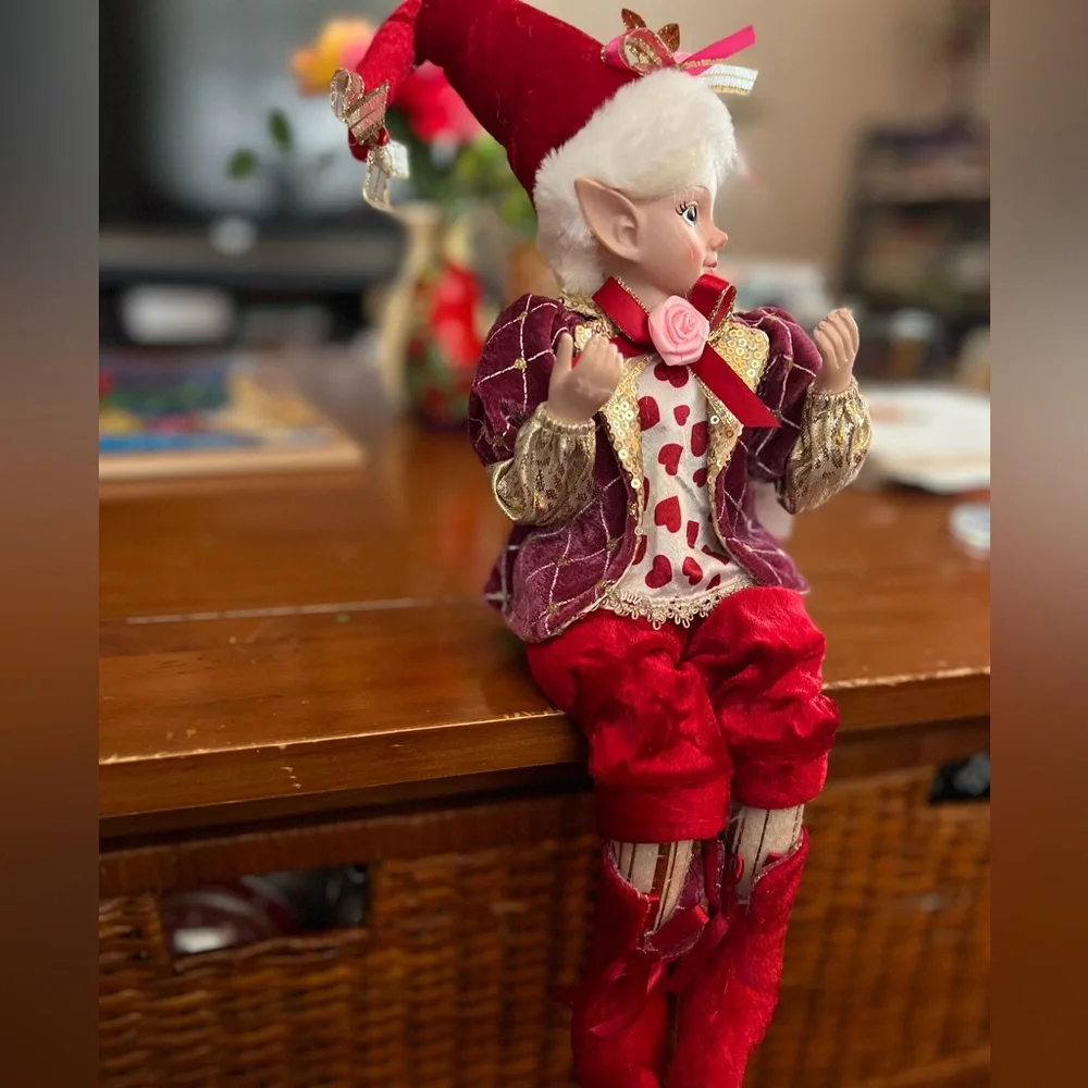 Cynthia Rowley Elf Doll with Heart Pattern Valentine Day - Picture 3 of 8